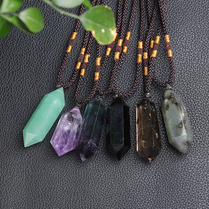 Améthyste naturelle en pendentif hexagone, collier femme, pour sérénité et clarté d'esprit.