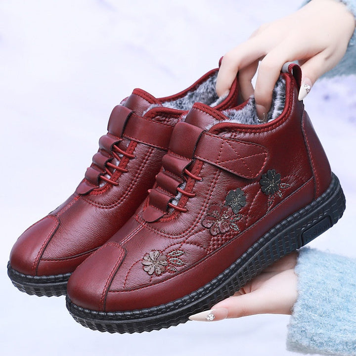 Chaussures orthopédiques d'hiver pour femmes, avec broderie élégante, offrant confort et soutien au quotidien.