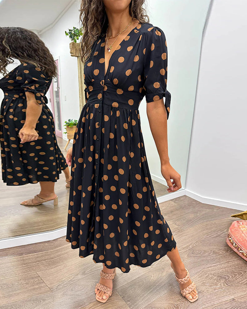 Élégante robe fluide pour femme, style estival chic, coupe midi confortable et tendance.