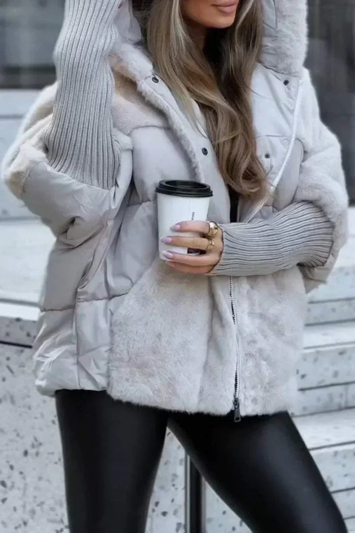 Veste matelassée femme urbaine, élégante et polyvalente. Essentiel mode automne-hiver.