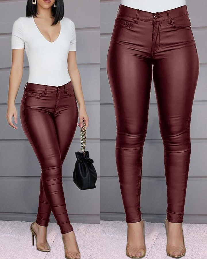 Vêtement automne: Pantalon femme chic en cuir stretch bleu, taille haute, tendance et confortable.