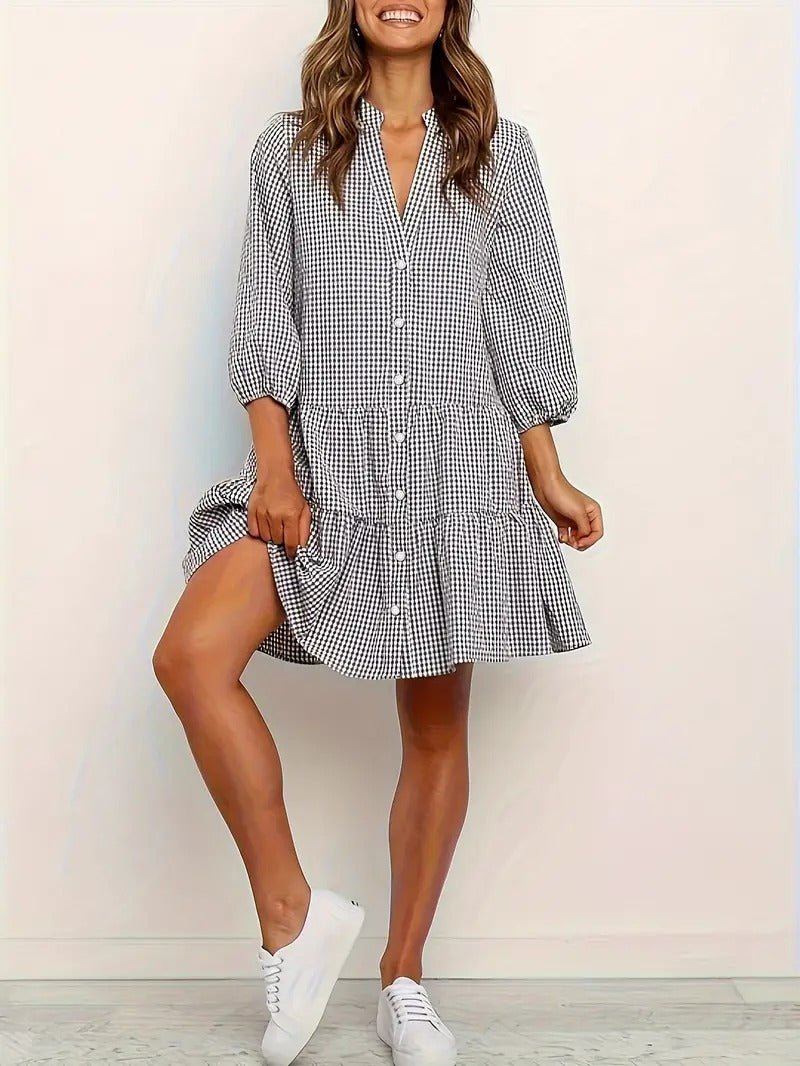 Robe Gingham élégante et décontractée pour femmes. Motif à carreaux intemporel pour un confort estival chic.