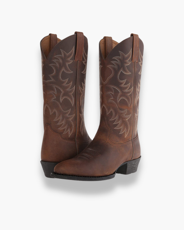 Bottes femme western chic, détails raffinés, confortables et polyvalentes pour un look moderne.