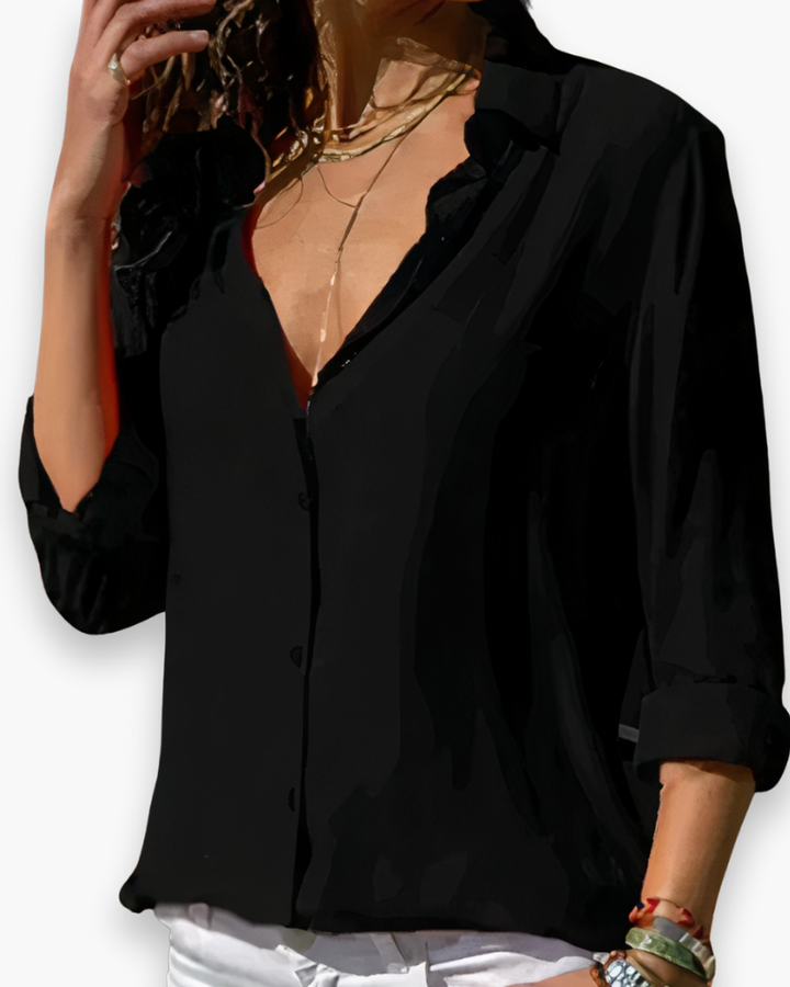 Blouse femme polyvalente et chic, idéale pour un style mode décontracté ou habillé.