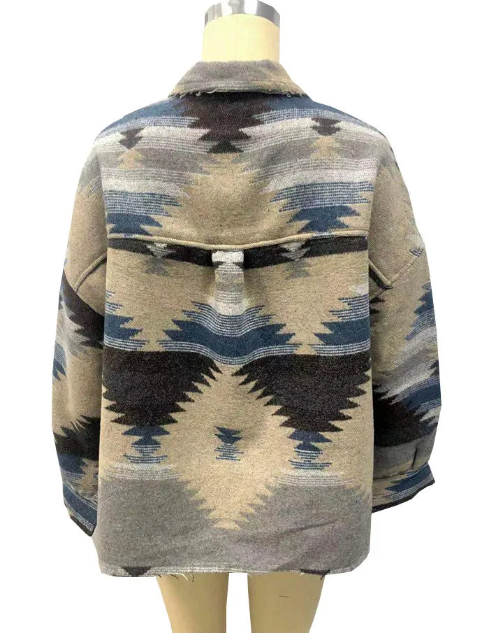 Veste en jean Aztec femme, coupe ample et confortable. Idéale pour la mode automne hiver.