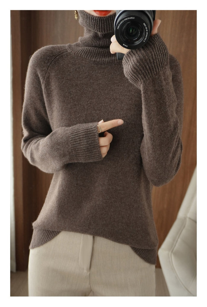 Pull col roulé femme polyvalent, parfait pour un style décontracté chic ou habillé en hiver.