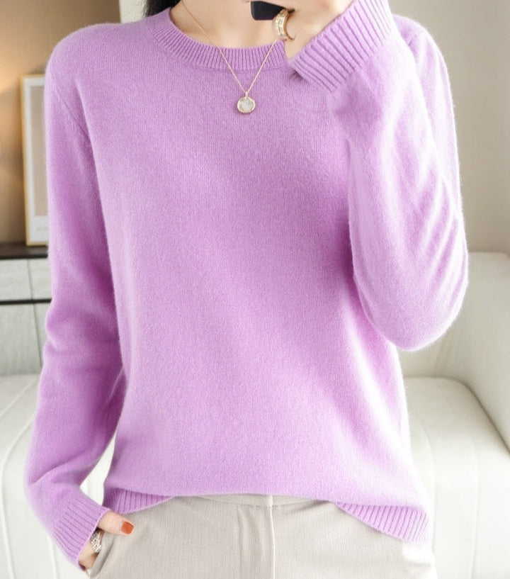 Pull tendance femme, vêtement moderne et chic pour la mode automne-hiver. Élégant et confortable.