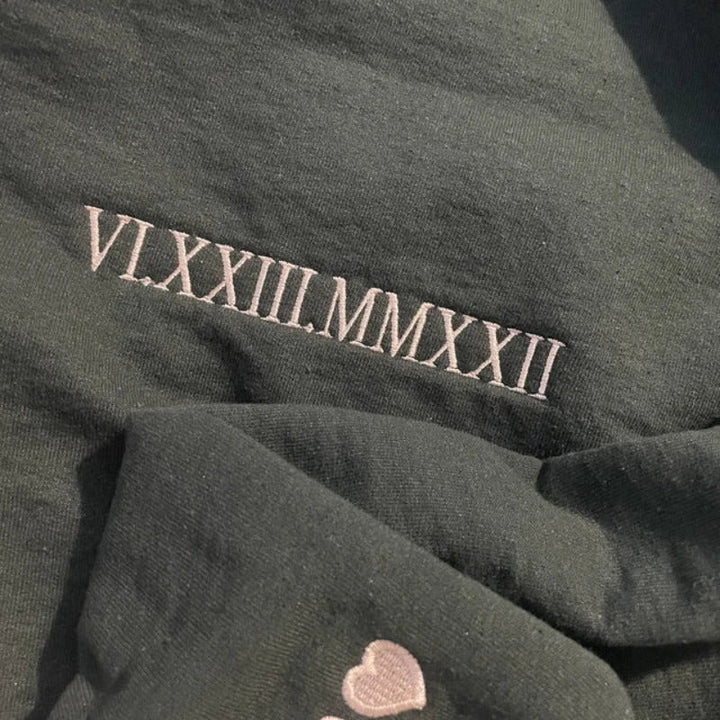 Mode décontractée couple, sweat-shirt brodé personnalisé avec date en chiffres romains.
