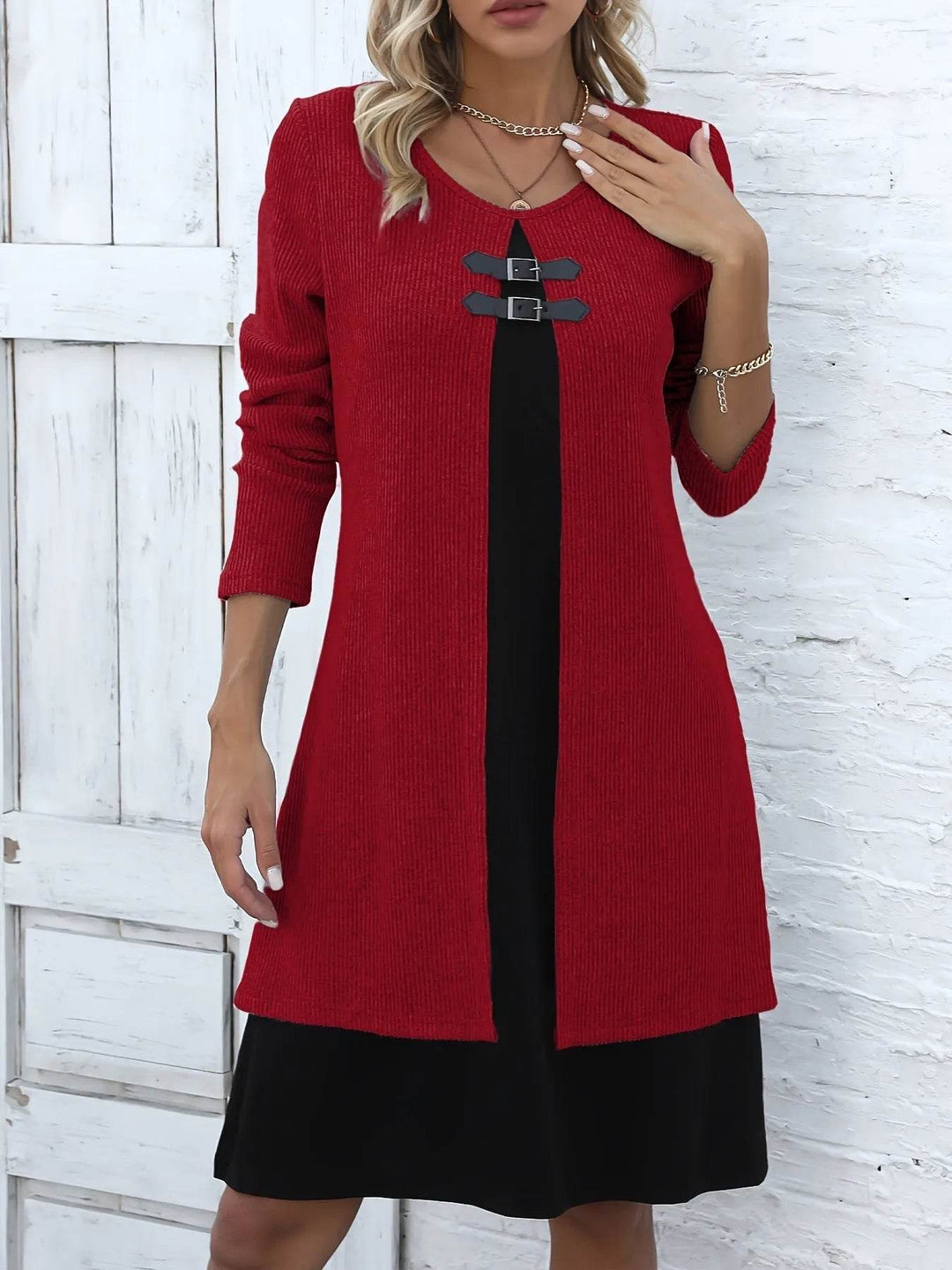 Robe femme polyvalente mi-longue coupe A, en coton extensible. Style élégant pour le bureau ou décontracté l'été.