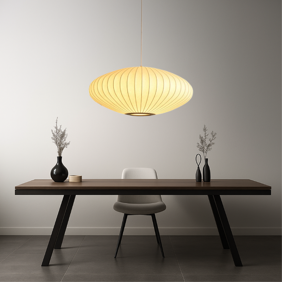 Lampe suspendue en soie italienne, décoration luminaire chic et lumière douce pour chambre.