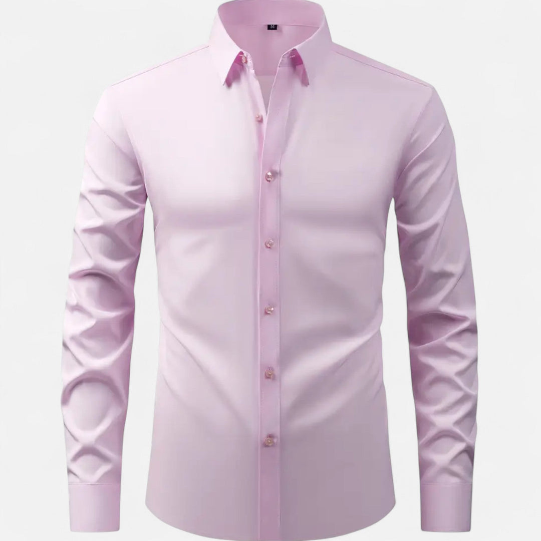 Chemise homme coupe ajustée, élégante et extensible. Souligne la silhouette avec un confort optimal, mode masculine.