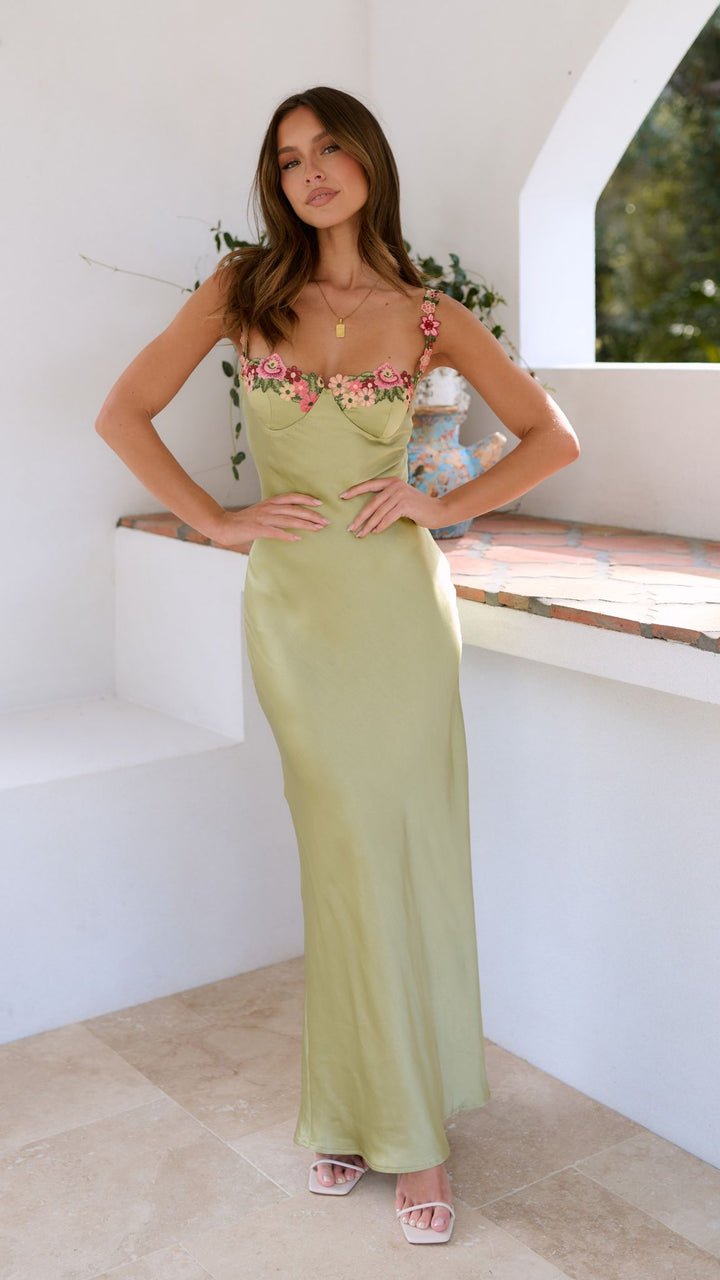 Robe femme chic et décontractée vert pomme, style fluide élégant, parfaite pour toute occasion, confort garanti.