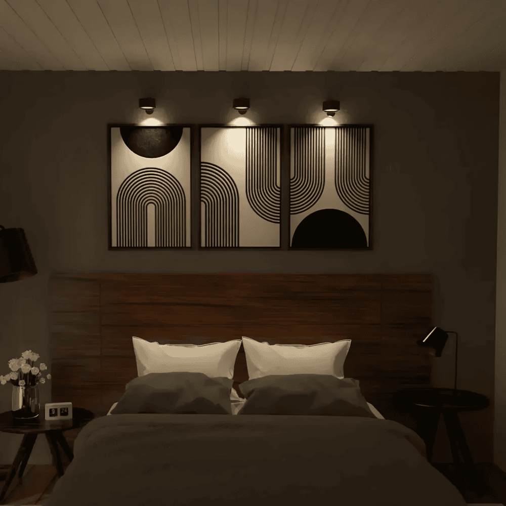 Éclairage mural LED rotatif 360° sans fil, avec base magnétique et contrôle tactile. Parfait pour ajuster la lumière.