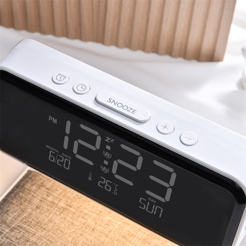 Lampe de chevet multifonctionnelle : réveil LCD, chargeur sans fil rapide et éclairage LED dimmable 3-en-1.