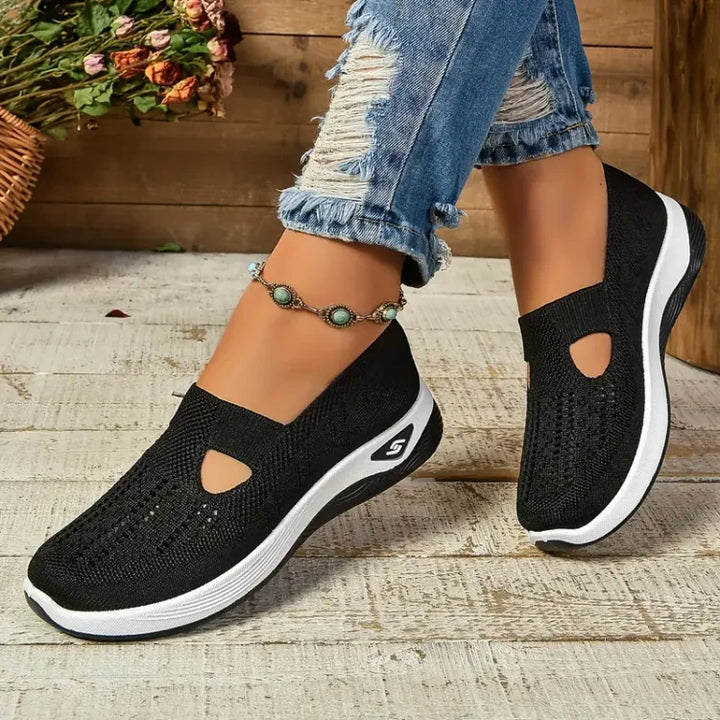 Chaussures femme respirantes slip-on légères pour l'été, confort quotidien et style décontracté.