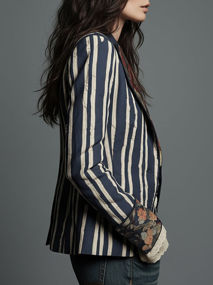 Blazer femme chic et vintage, rayures subtiles, imprimé floral bohème, parfait pour le quotidien.