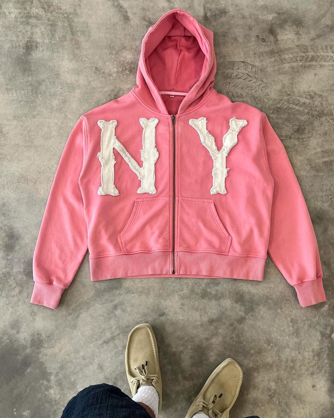 Sweat à capuche unisexe New York, pièce mode confortable et tendance pour un style streetwear casual femme.