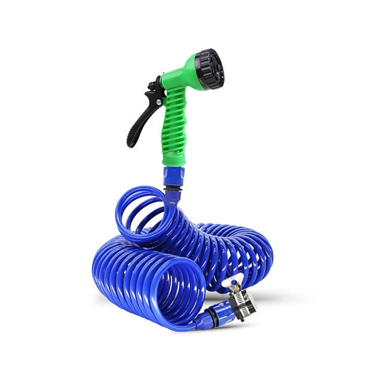 Tuyau d'arrosage spiralé ultra-flexible, compact et facile à ranger pour jardinage.