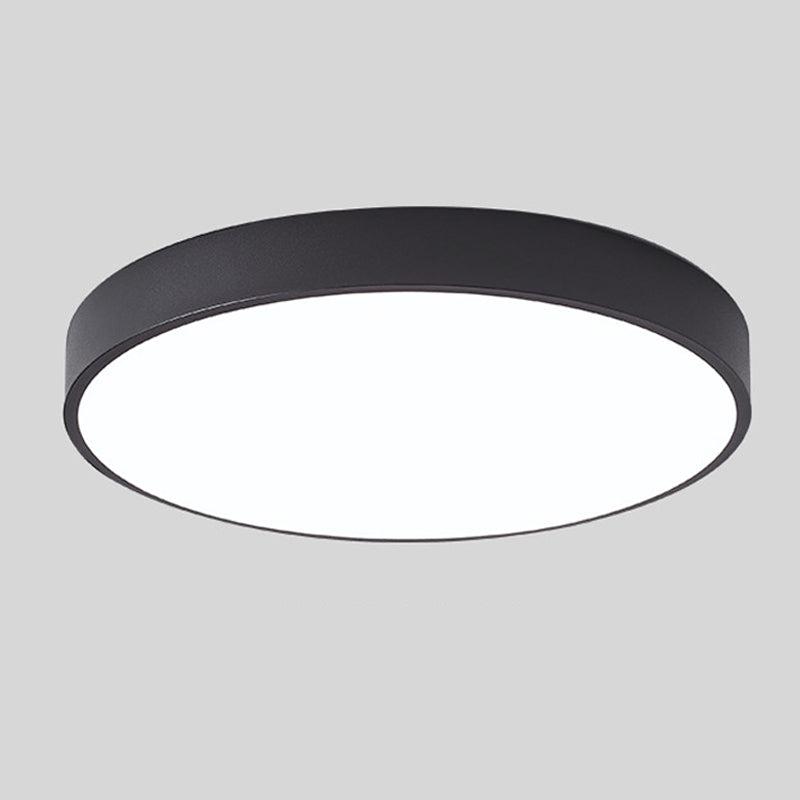 Éclairage LED circulaire, design nordique. Apporte couleur et modernité à chambre ou balcon.