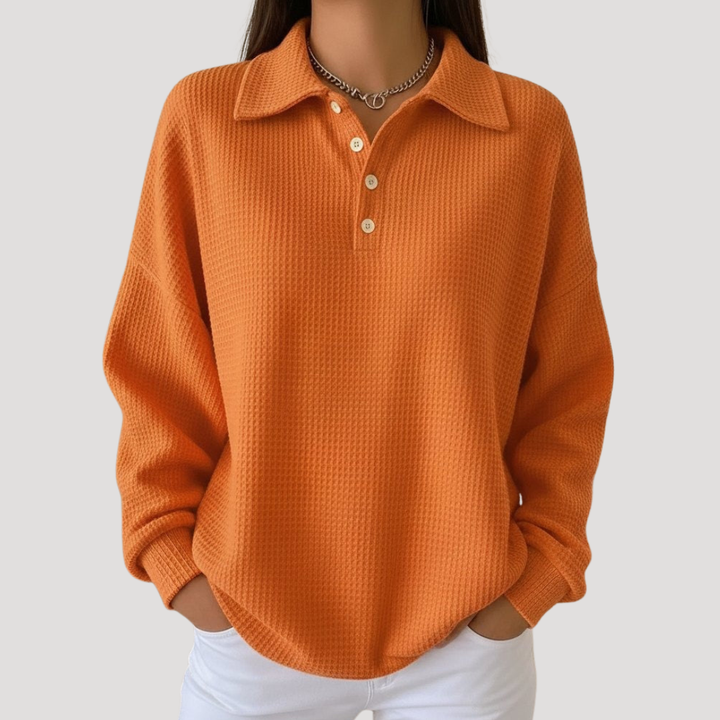Vêtement femme élégant : pull en maille gaufrée douce, col polo. Confortable et tendance pour toute tenue.