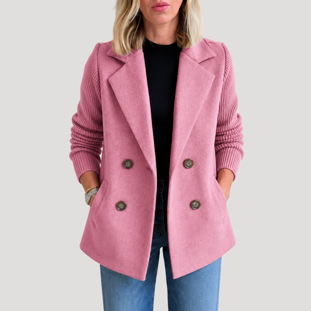 Blazer femme croisé élégant, double boutonnage. Veste chic pour mode féminine et tenue de bureau.