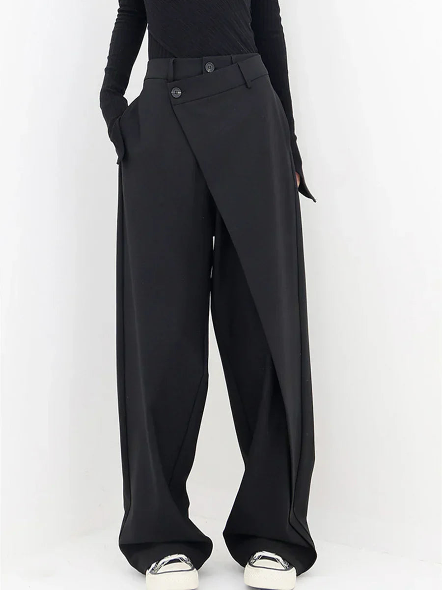 Pantalon femme ample décontracté, respirant. Confort optimal pour les loisirs, mode printemps-été.