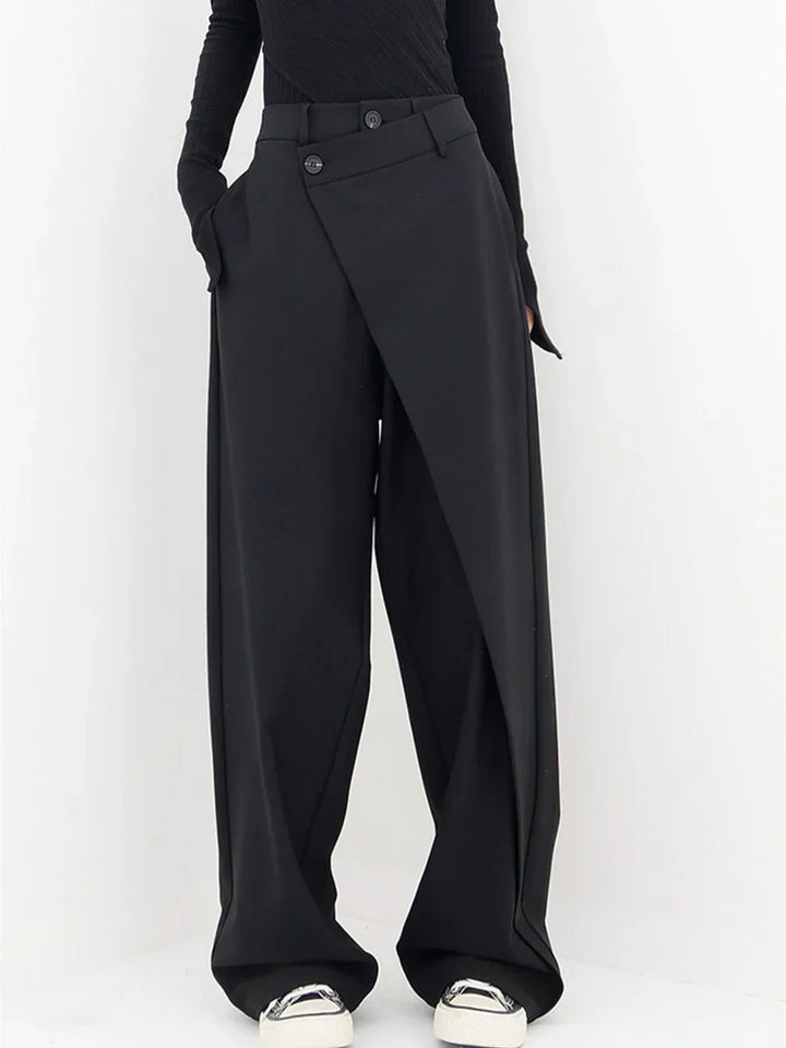 Pantalon femme ample décontracté, respirant. Confort optimal pour les loisirs, mode printemps-été.