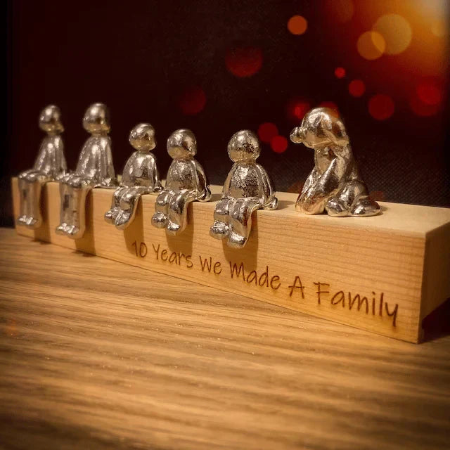 Décoration familiale personnalisée en résine. Figurines d'amour, souvenir unique du lien familial pour votre intérieur.