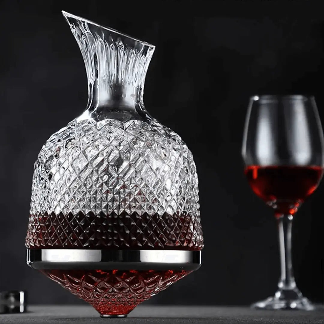 Décanteur de luxe pour vin, en cristal pur. Essentiel pour une dégustation optimale et l'art de la table moderne.