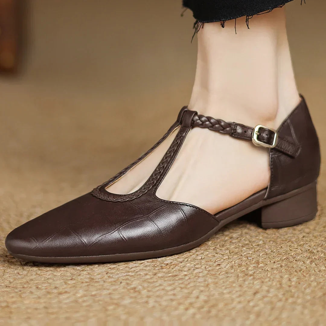Mode femme: chaussures élégantes classiques, confortables et polyvalentes pour un look habillé ou décontracté.