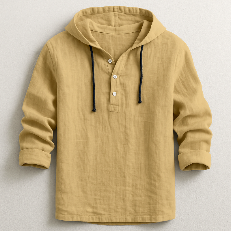 Homme portant une chemise à capuche, un pull décontracté au style moderne, parfait pour la mode masculine chic casual.
