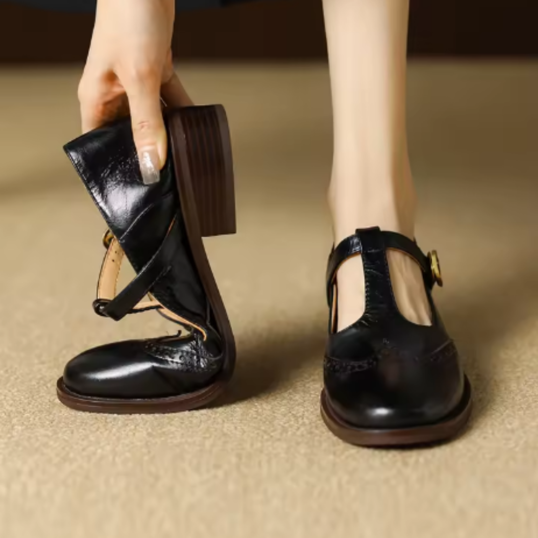 Chaussures Mary Jane vintage pour femmes, talon bloc stable et confortable, idéales pour pieds sensibles.