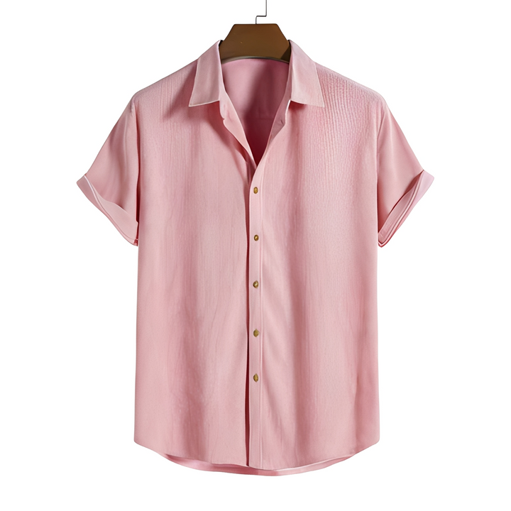 Mode masculine estivale: Chemise légère homme manches courtes, coupe décontractée. Idéale pour vacances et sorties.
