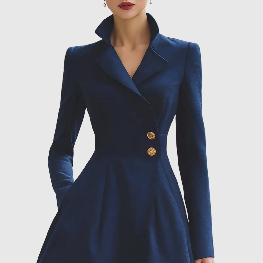 Robe élégante femme cintrée bleu marine, coupe blazer, manches longues, un vêtement féminin chic et moderne.
