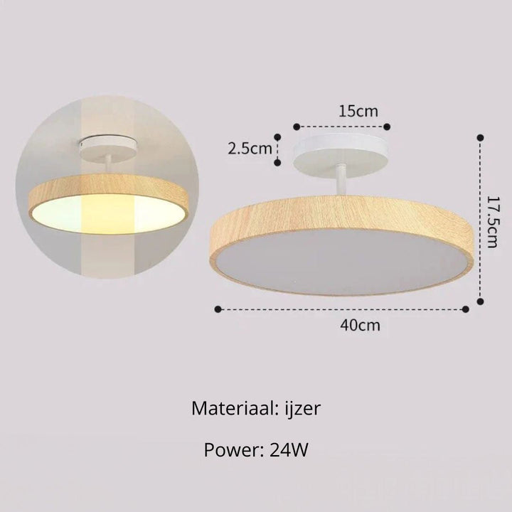 Lampe de plafond Fjell, construction bois et doré, diffuseur intégré pour une lumière douce et homogène.