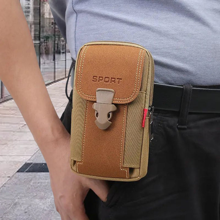Sac banane FlexiPouch en nylon résistant, accessoire compact et pratique pour homme.