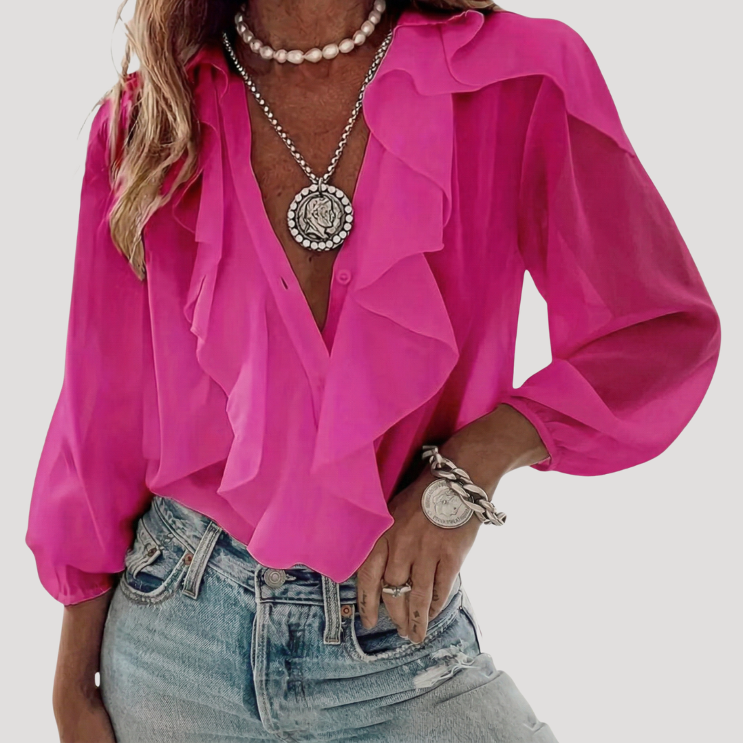 Blouse fluide femme avec volants délicats, style bohème chic, idéale pour une élégance quotidienne décontractée.