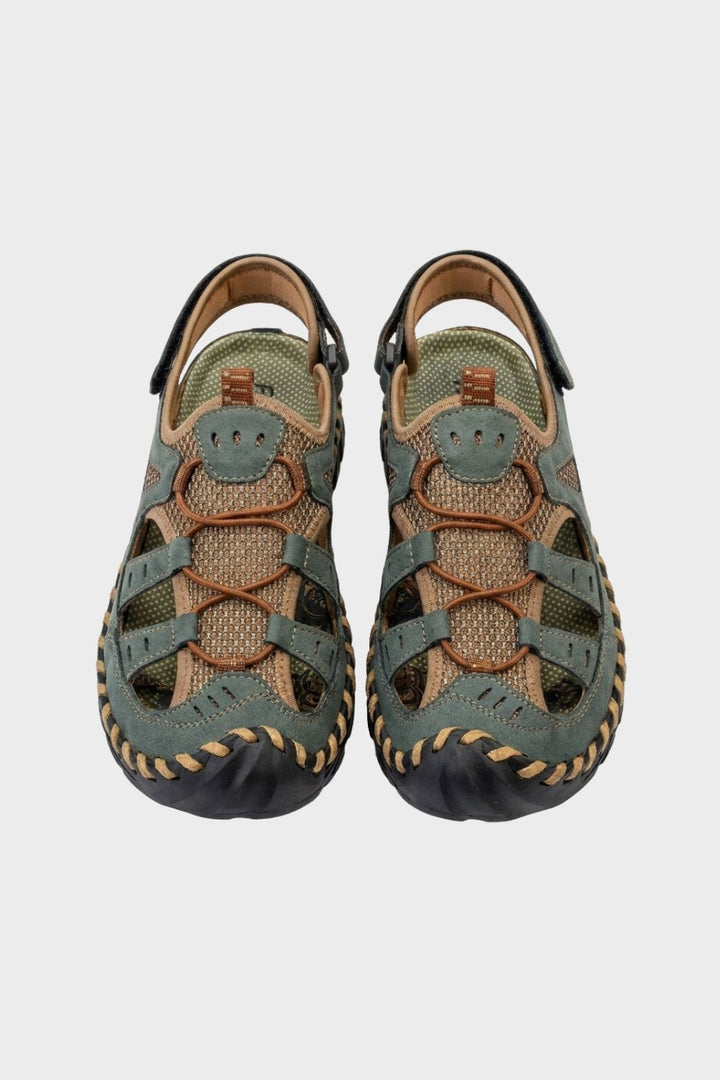 Profitez de l'extérieur avec les sandales de trekking Cole homme. Confort, robustesse et adhérence pour vos aventures.