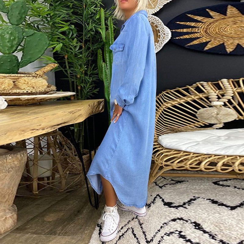 Superbe robe longue femme en denim bleu, style fluide, col V élégant et manches longues, idéale pour toute occasion.