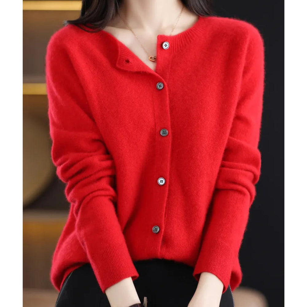 Gilet cardigan femme chic à col rond, parfait pour une tenue moderne et élégante.