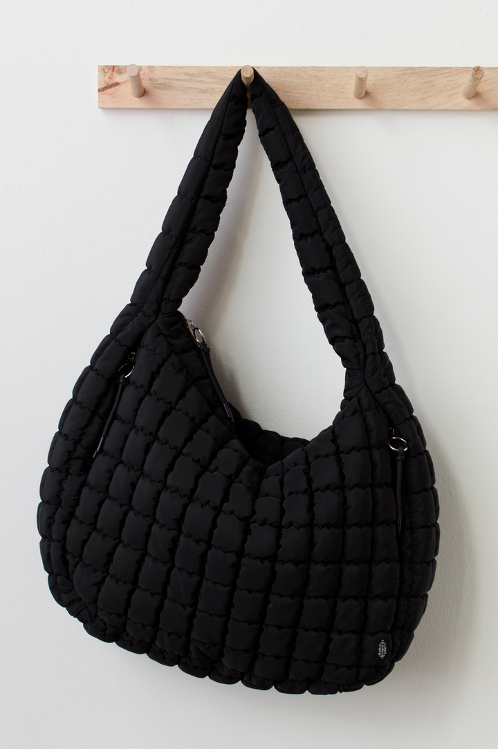 Sac VelvetZip matelassé rouge, chic et déperlant. Un accessoire mode avec organisation pour femme.