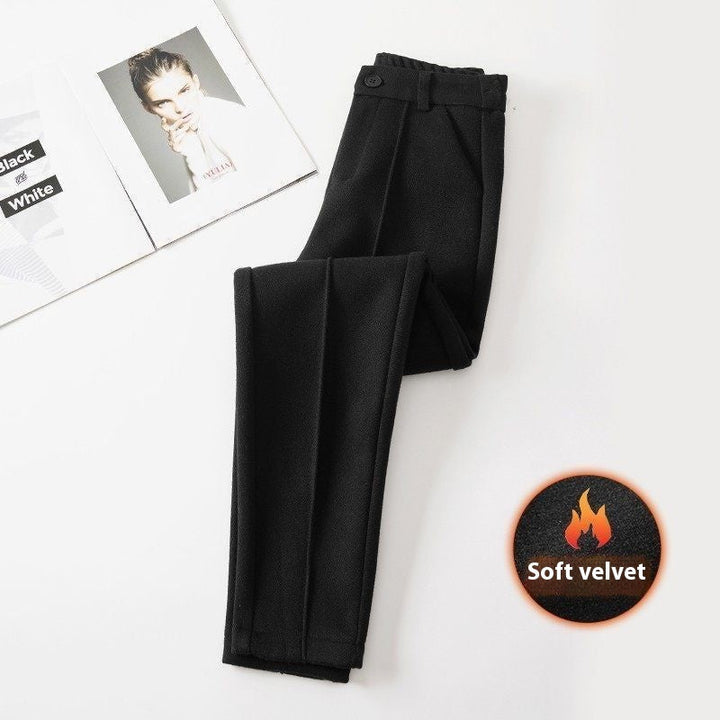 Pantalon femme blanc chaud et confortable, idéal pour l'hiver. Style élégant décontracté.