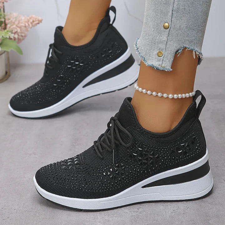 Baskets femme avec strass et soutien, orthopédiques pour un confort durable et une touche glamour.