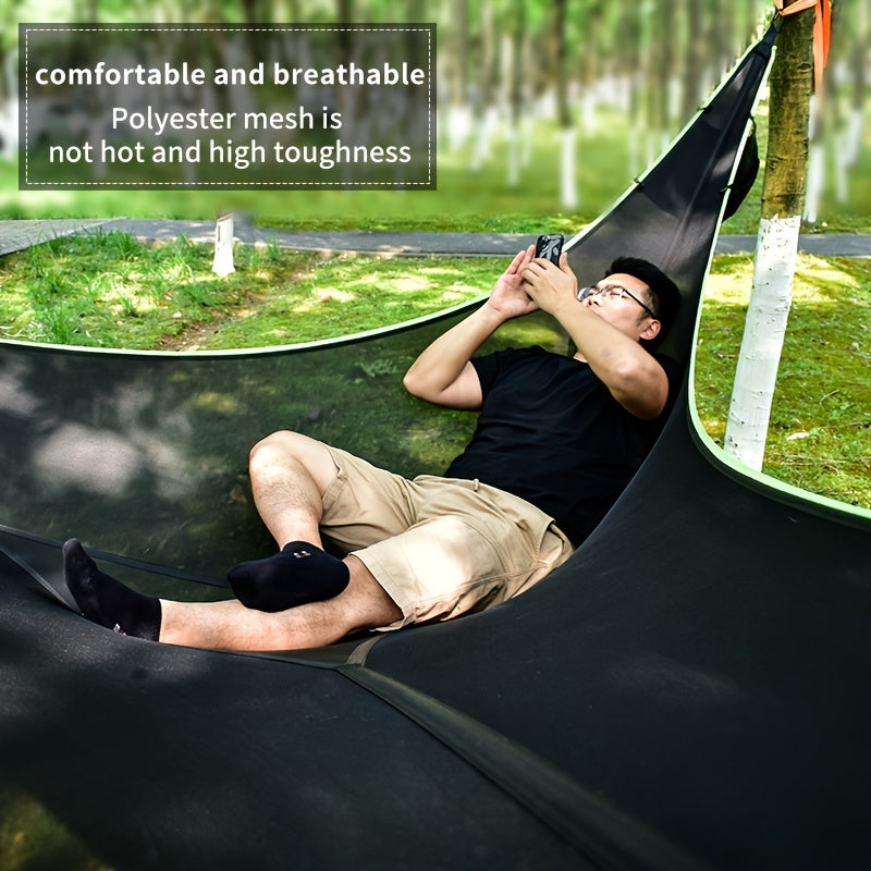 Hamac de camping triangulaire en polyester ventilé. Léger, portatif et robuste pour la détente en extérieur.