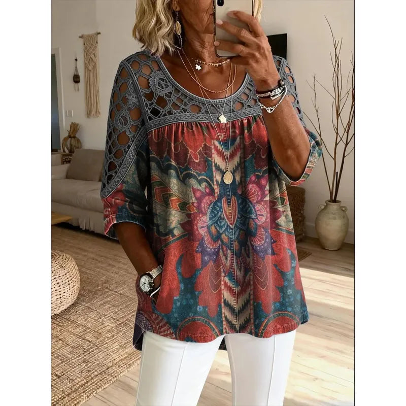 Top femme confortable, encolure ronde, motif floral 3D texturé, style bohème décontracté.