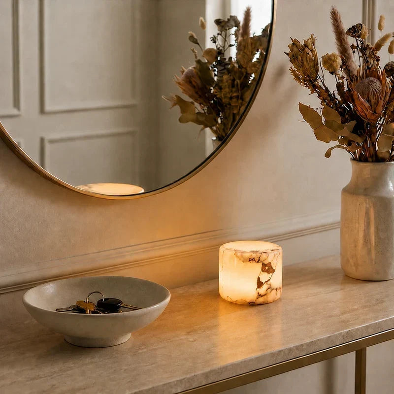 Lampe de table en marbre, rechargeable, tactile. Design moderne pour décoration intérieure. Éclairage LED sans fil.