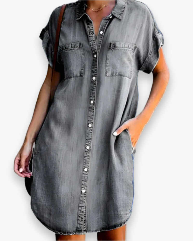 Robe mini femme en jean chic et élégante. Parfaite pour un look décontracté d'été à la mode. Style court polyvalent.