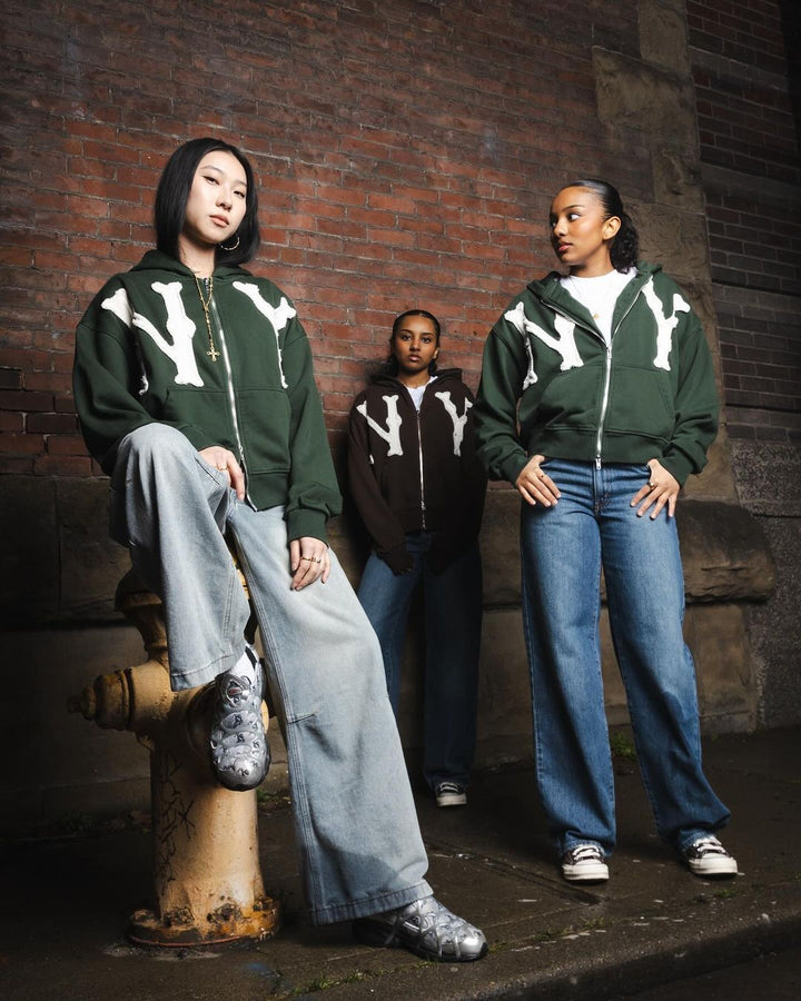 Hoodie femme New York, sweat à capuche unisexe pour un style quotidien décontracté, confortable et tendance.