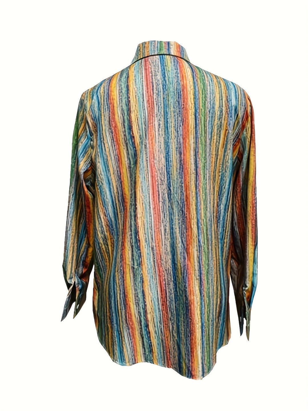 Chemise femme rayée à manches longues, boutonnée devant. Un chemisier décontracté élégant et intemporel.