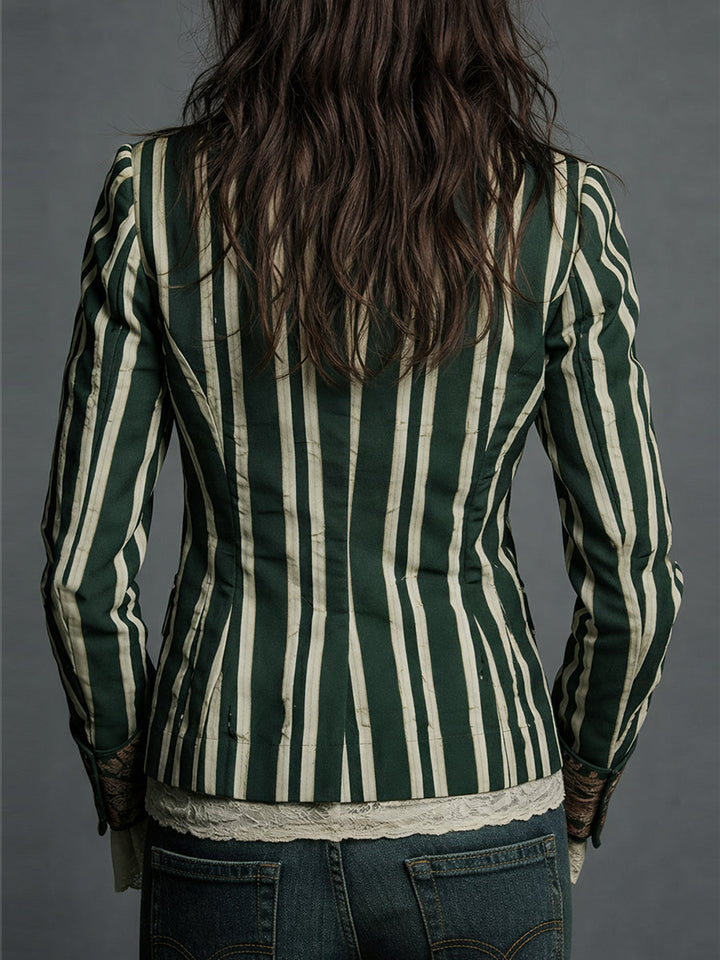 Veste femme vintage rayée, imprimé floral bohème chic, parfait pour un look printemps-automne.